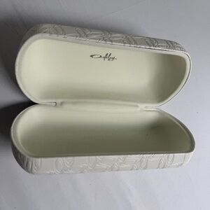 Oakley White Hard Shell Sunglasses Case – Logo Embossed